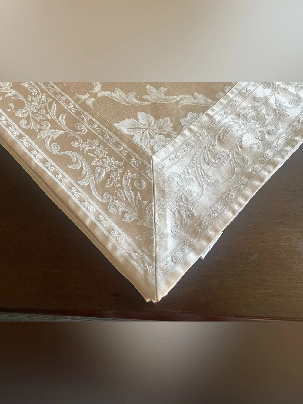 Elegant Tablecloth Mitered Corners Jacquard Champagne Cotton Blend 60x120
